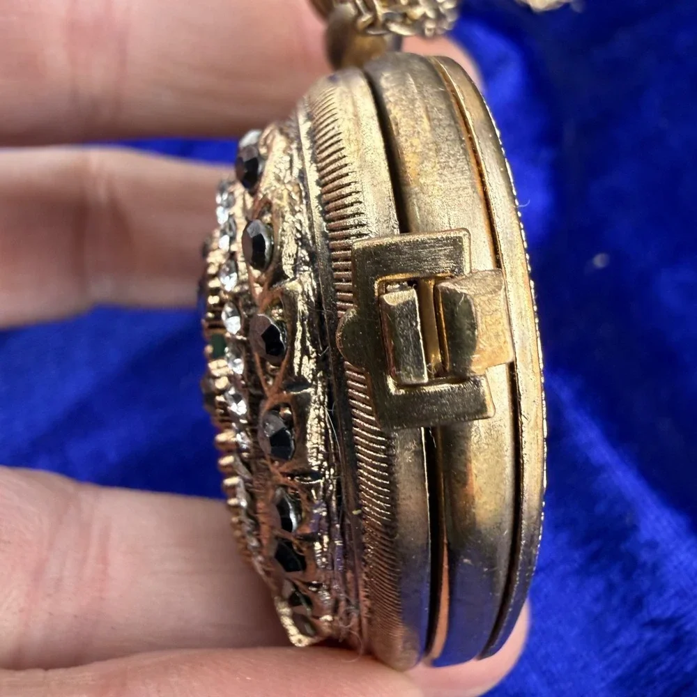 Vintage Sarah Coventry Pocket Watch Pendant Heart Gold Tone Rhinestone‎ 32